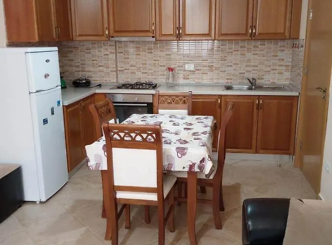 Seaside Nest 公寓 Shëngjin